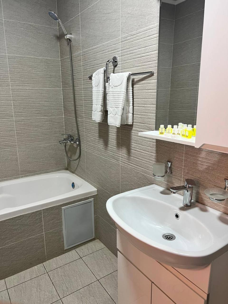 נמנאגאן Orzu Hotel מראה חיצוני תמונה