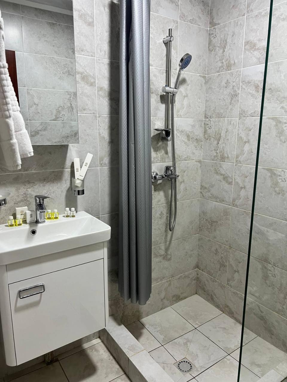 נמנאגאן Orzu Hotel מראה חיצוני תמונה