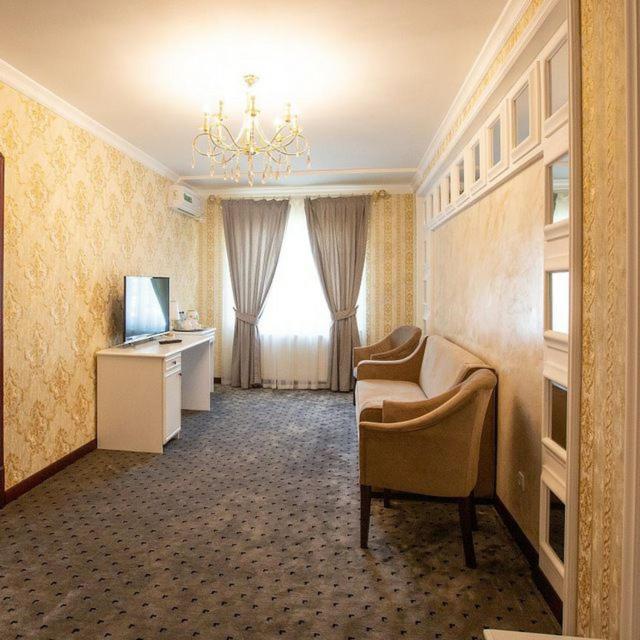 נמנאגאן Orzu Hotel מראה חיצוני תמונה